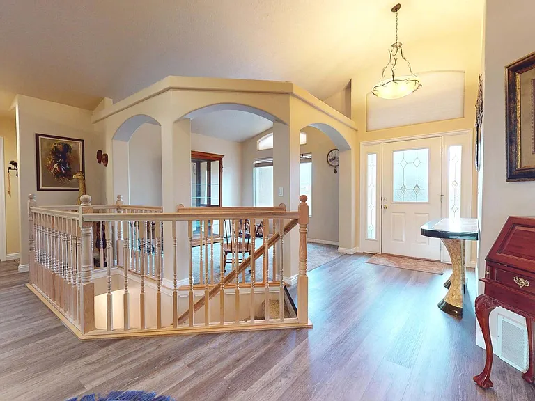 853 W Kestrel Ct — Photo 4