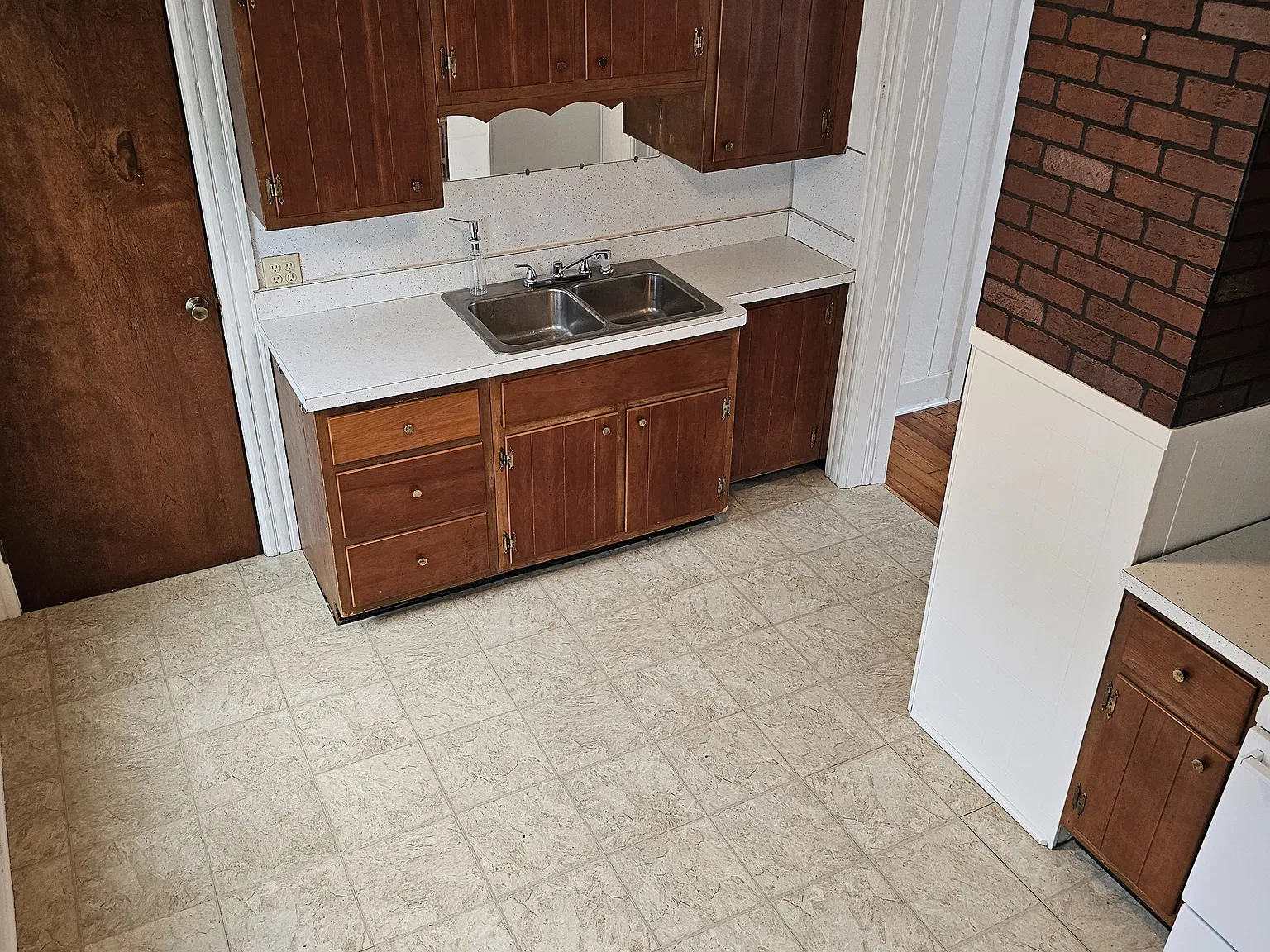 3 bed, 1318 sqft, $1,500 — Photo 4