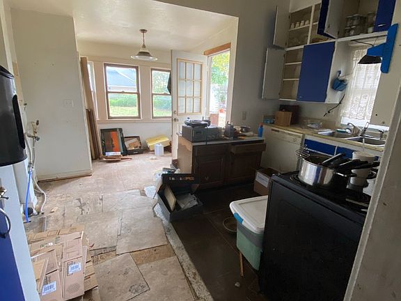5th image of 104 S Barnes St