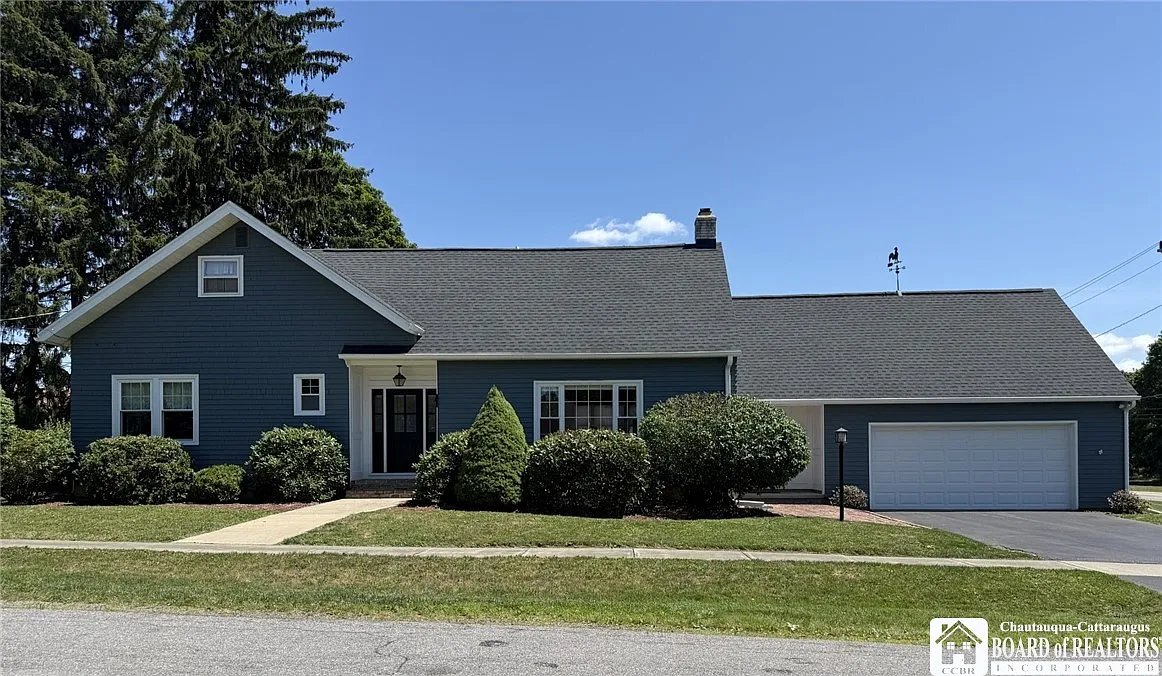 4 bed, 3.0 bath, 2619 sqft, $3,250 — Photo 1