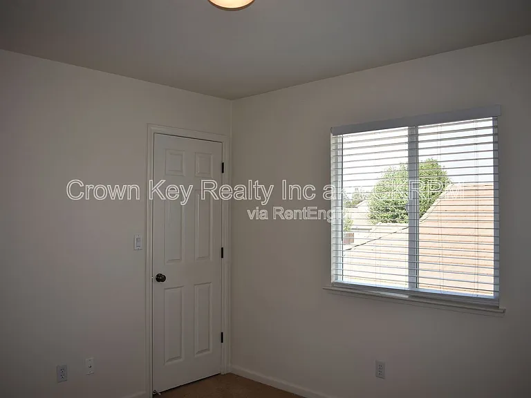 767 Bishop St — Photo 34