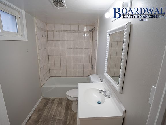 5th image of 296 S Lakeview Dr #B