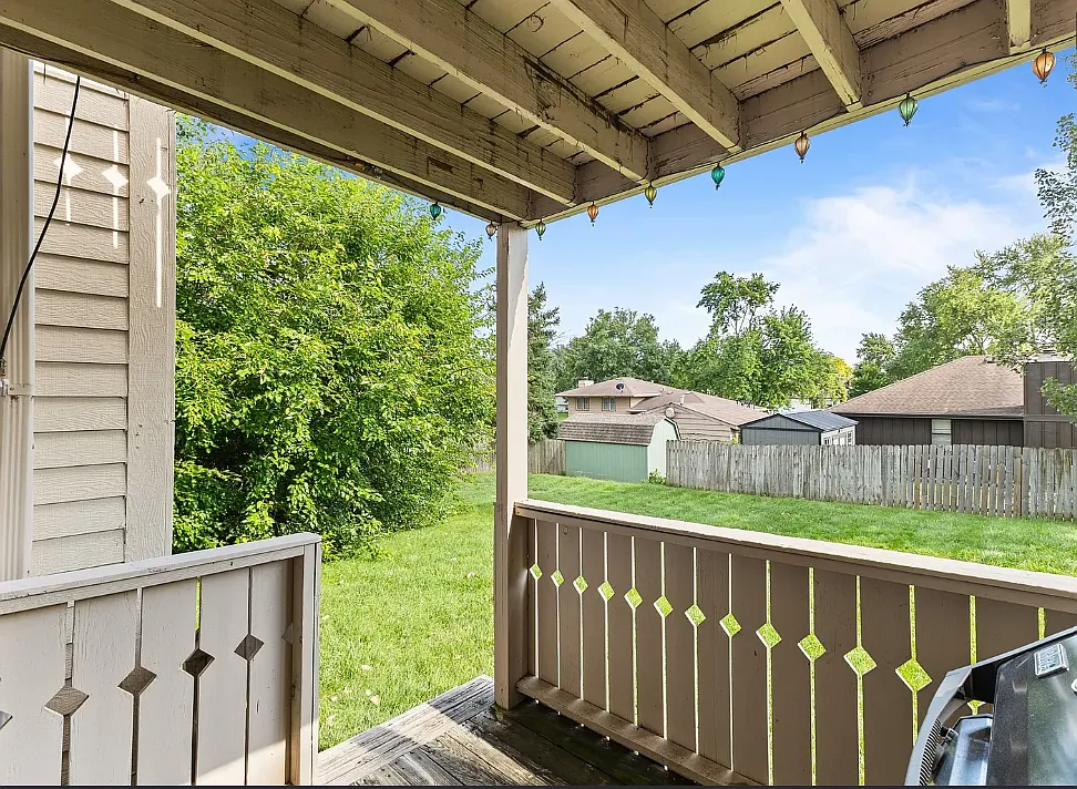 2 bed, 974 sqft, $1,200 — Photo 4