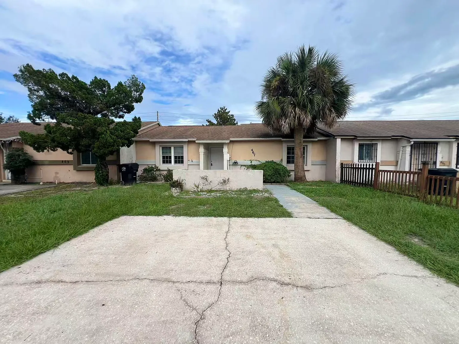 2 bed, 937 sqft, $1,600 — Photo 2