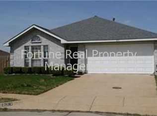 233 Tulip Ln, Cedar Hill, TX 75104
