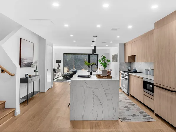 28 Huntington St, Brooklyn, NY 11231