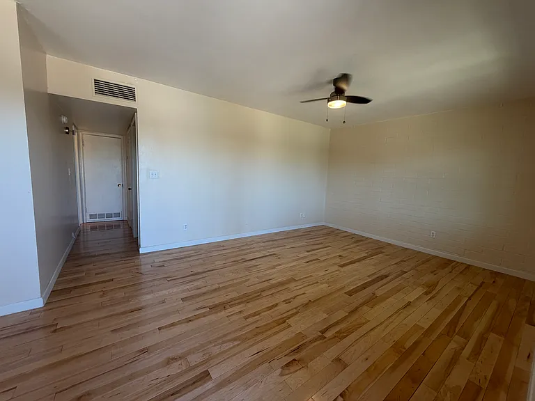 L6 — Photo 28