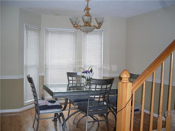 3rd image of 307 Broadmore Dr