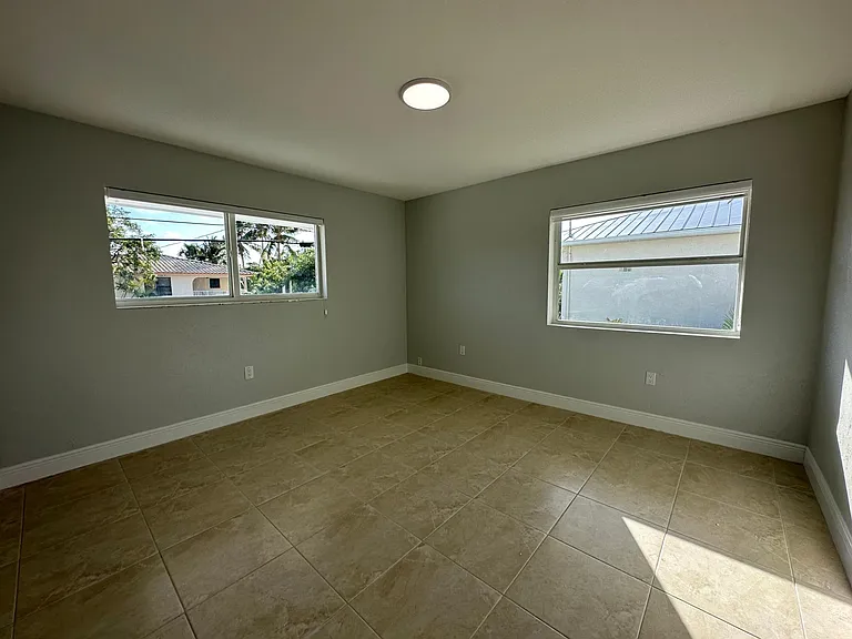 244 W Seaview Dr — Photo 17
