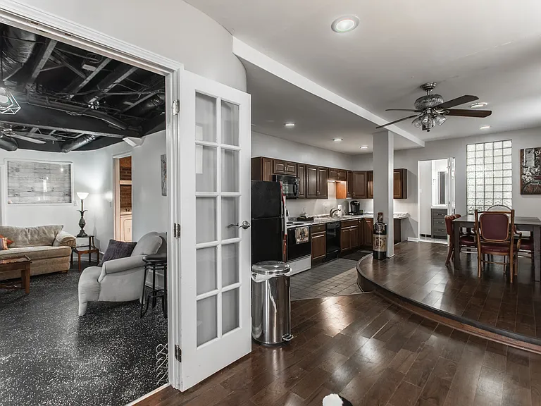 3821 Baltimore Ave — Photo 9