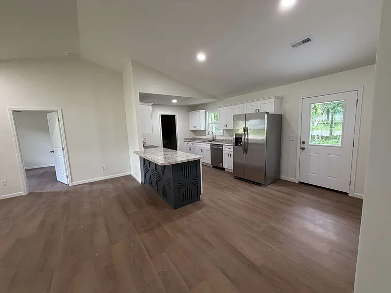 218 E Peter Ave — Photo 17