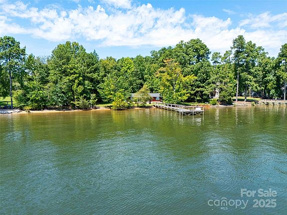 5th image of 5350 Commodore Pl