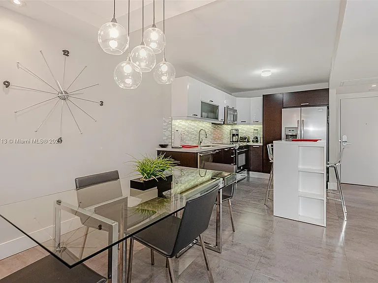 2301 Collins Ave #723 — Photo 15
