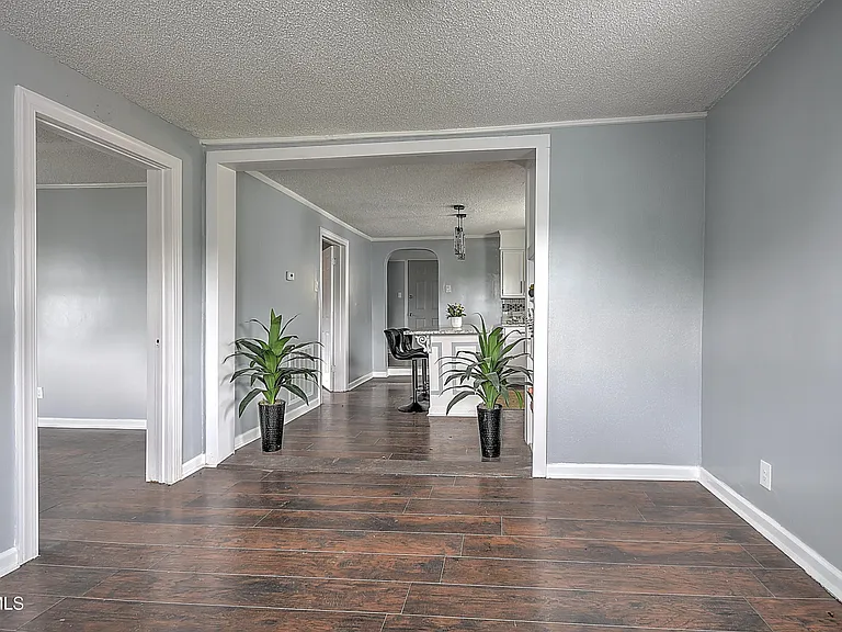 1208 Riverside Ave — Photo 25