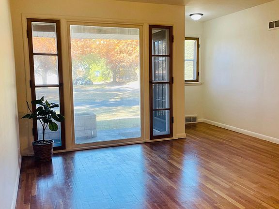 3rd image of 3745 Sheridan Blvd