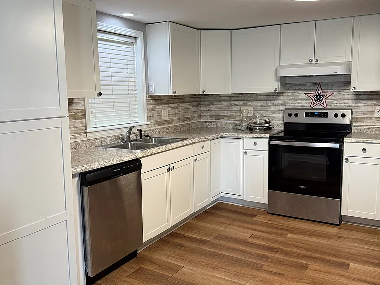 9450 Highway 90 — Photo 3