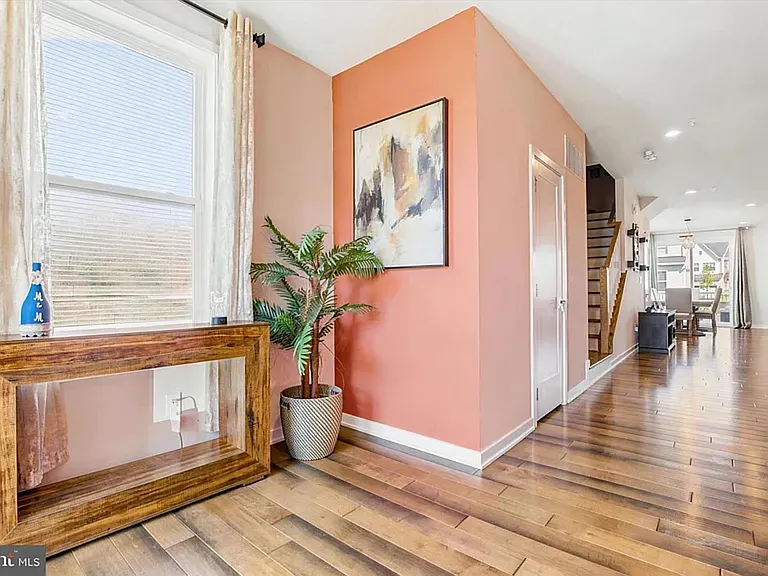 604 McNair Dr — Photo 9