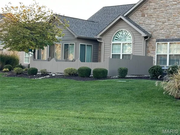 1074 Richland Park Dr #10D, O'Fallon, IL 62269