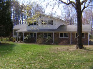 2515 Evergreen St, Yorktown Heights, NY 10598