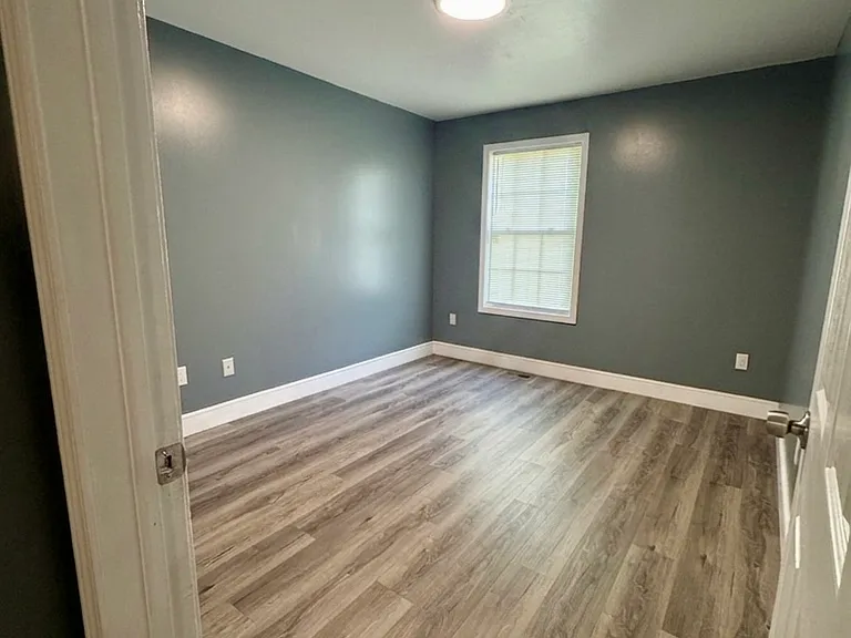 32 Holland St #1 — Photo 4