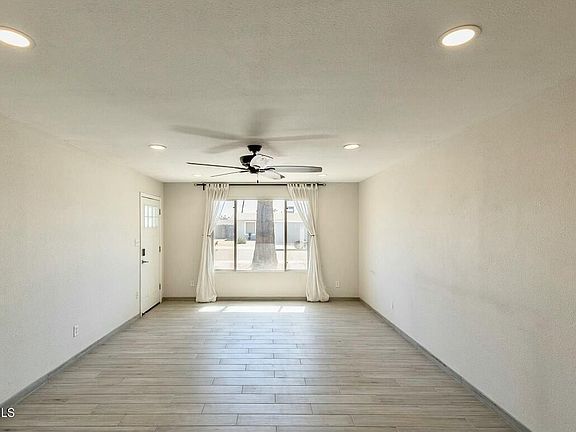 3rd image of 1946 E WESLEYAN Drive