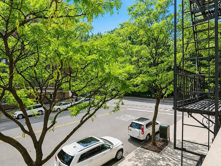 550 Riverside Dr #24 — Photo 7