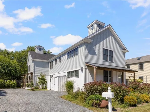 8 Clinton Ave #2, Jamestown, RI 02835