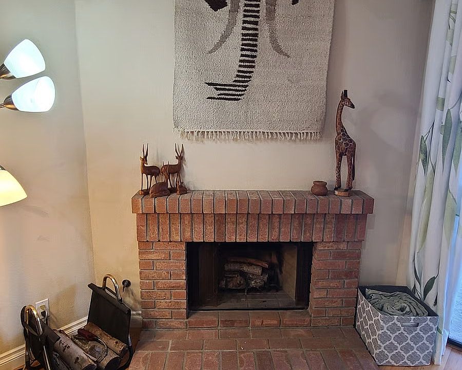 Real working fireplace / Plenty of Free Wood