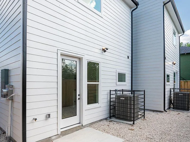 3344 Sauer St — Photo 17