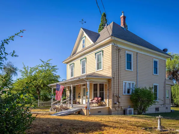 517 Cedar St, Mount Shasta, CA 96067