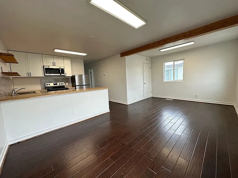 390 E Scott Ave — Photo 9