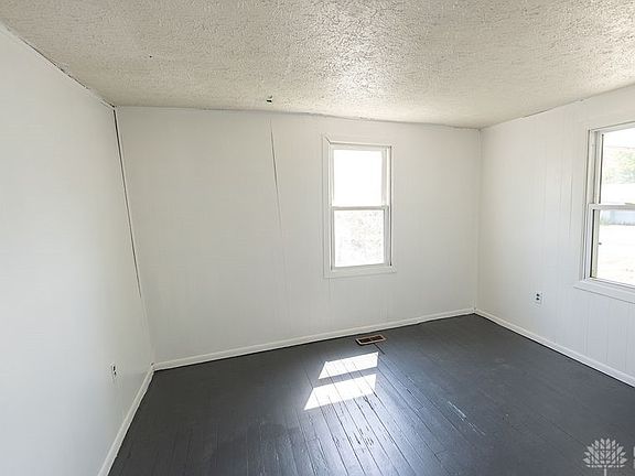 5th image of 98 Truman Dr
