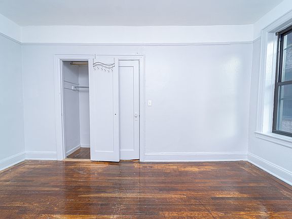3rd image of 25-26 42nd St #2T