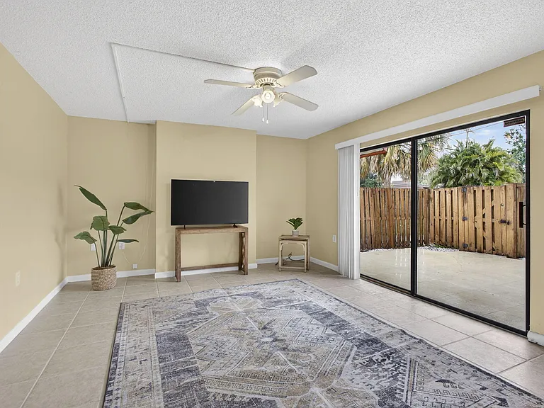3345 Meridian Way N #C — Photo 13