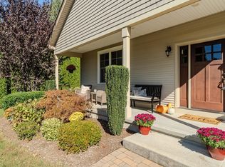 16 Rocky Hill Rd, Hadley, MA 01035