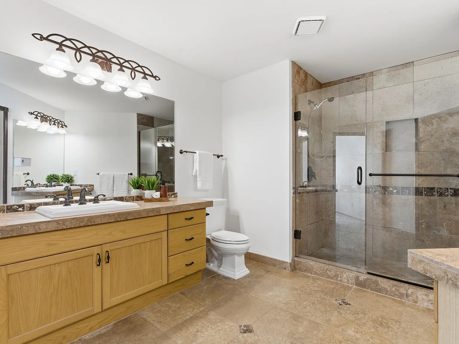 3 bed, 2.5 bath, 1721 sqft, $2,950 — Photo 4