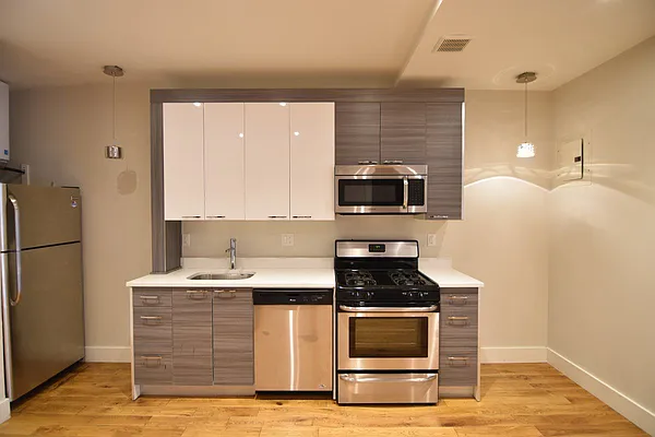 Rented by Bohemia Realty Group | media 60