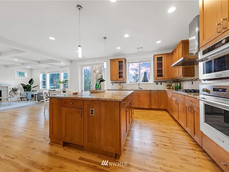 23372 SE 4th Pl — Photo 8