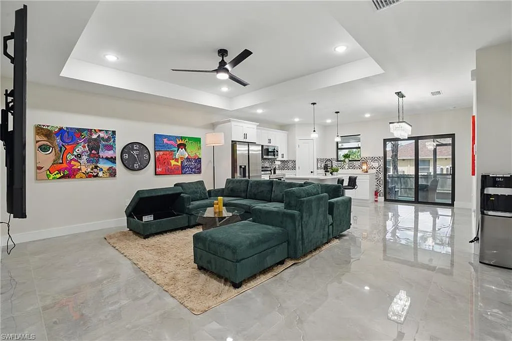 3 bed, 2.0 bath, 2700 sqft, $3,500 — Photo 1