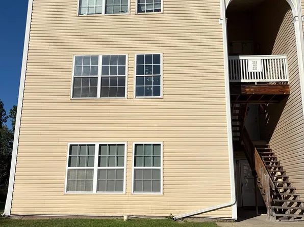 221 Highland Blvd APT A, New Castle, DE 19720