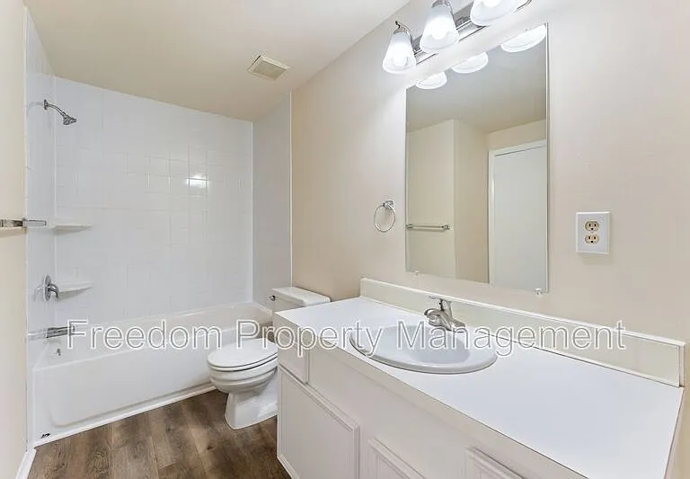 2516 Tabor Ct — Photo 20