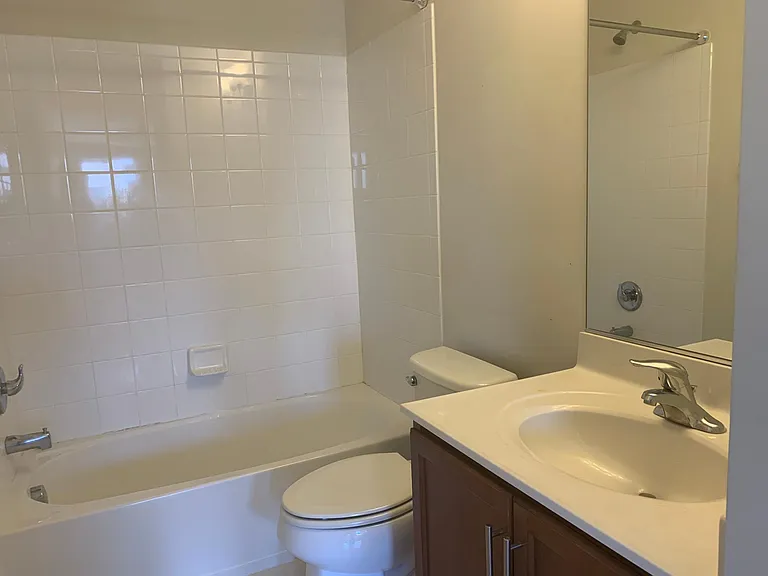Fourth-floor bathroom