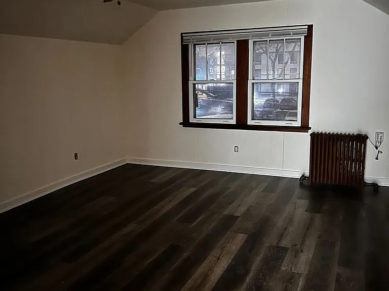528 Childs St — Photo 13