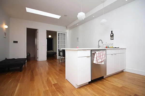 Rented by Nooklyn NYC LLC | media 30