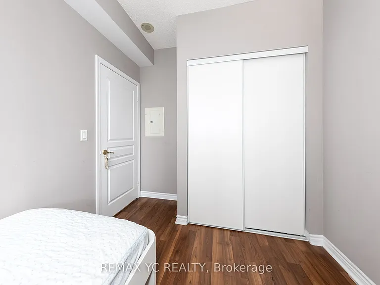 28 Byng Ave #802 — Photo 16