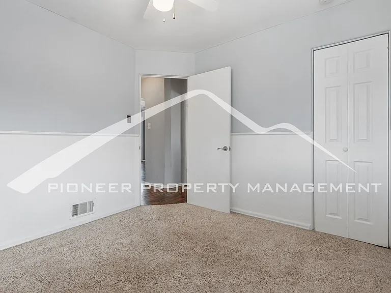 701 S Navajo St — Photo 19