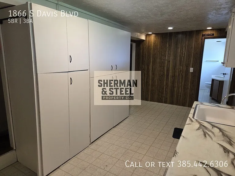1866 S Davis Blvd — Photo 29