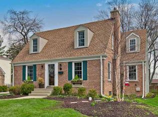 15 N Emerson St, Mt Prospect, IL 60056