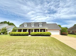 1562 Summerchase Dr, Tupelo, MS 38801