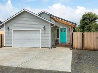 368 Fair Oaks St, Falls City, OR 97344